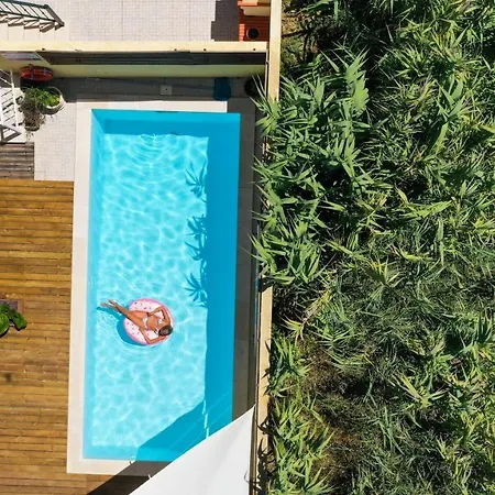 Ostello Ferrel Surf House *