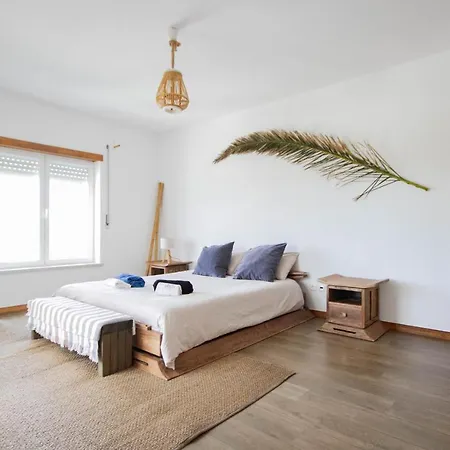 Ferrel Surf House *